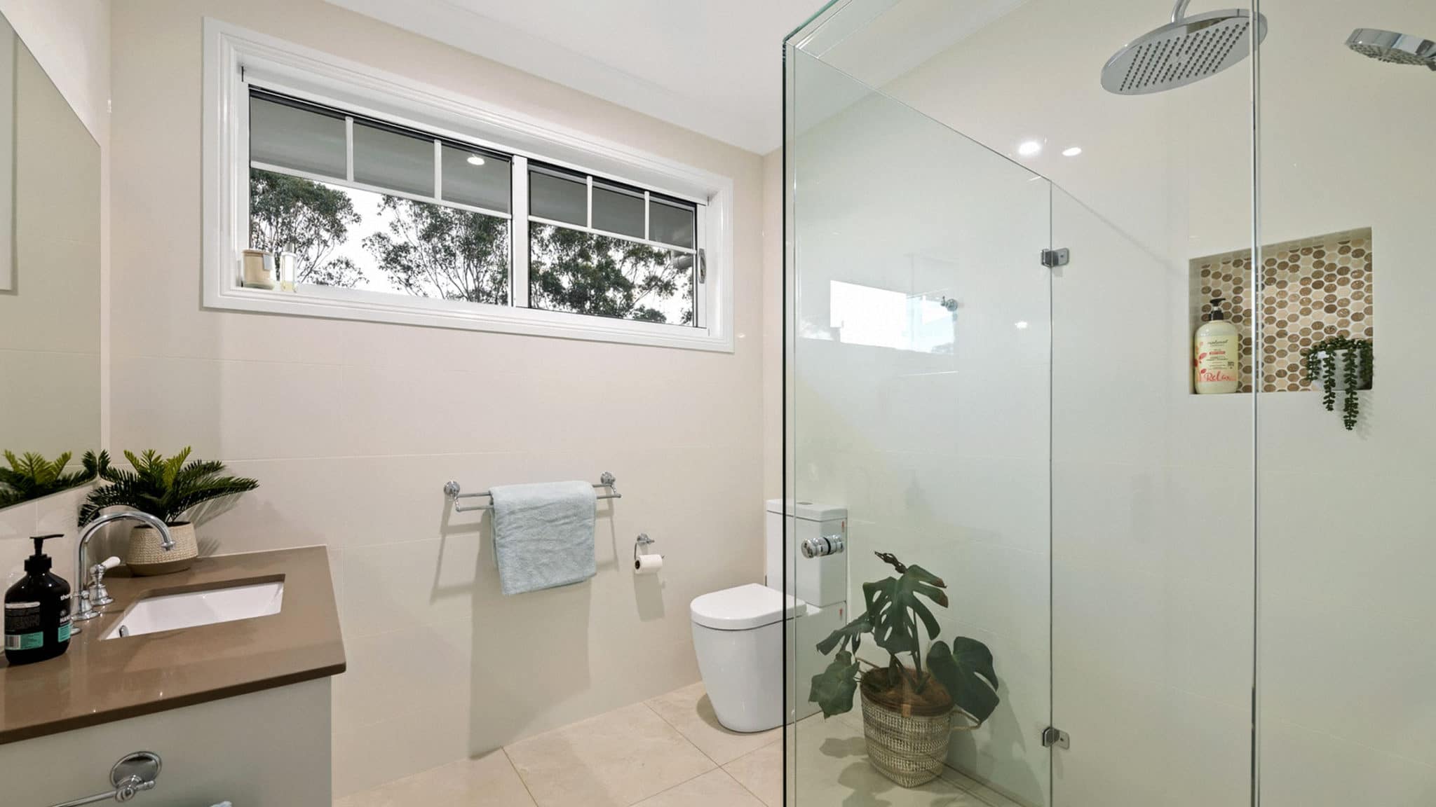 Frameless Shower Screens | Bradnam's Windows & Doors