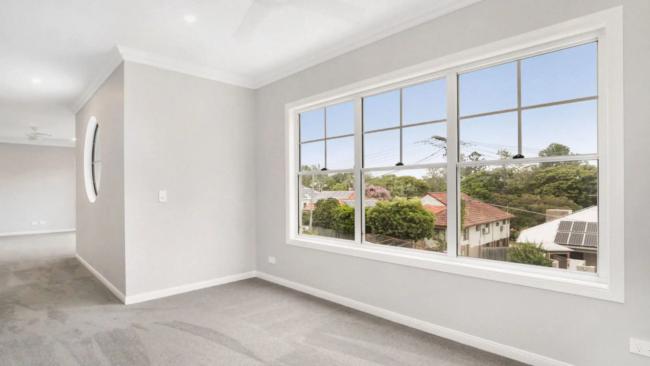 Aluminium Sash Windows with colonial bars